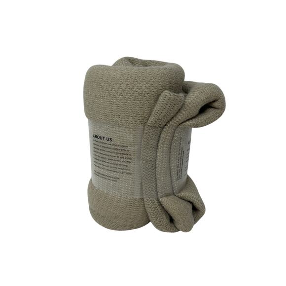 Mark & Graham Throw Knit Blanket Tan 50"x 60" NWT Cozy Gift FabFitFun - Picture 2 of 3